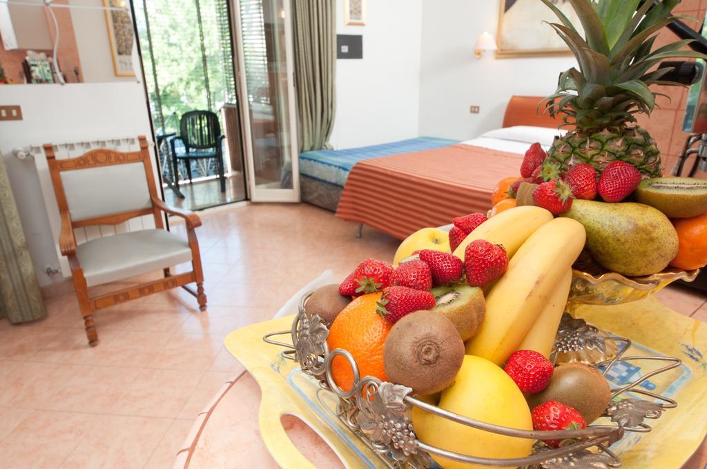 Suites Oliveri Viale Marconi Roma Exterior foto